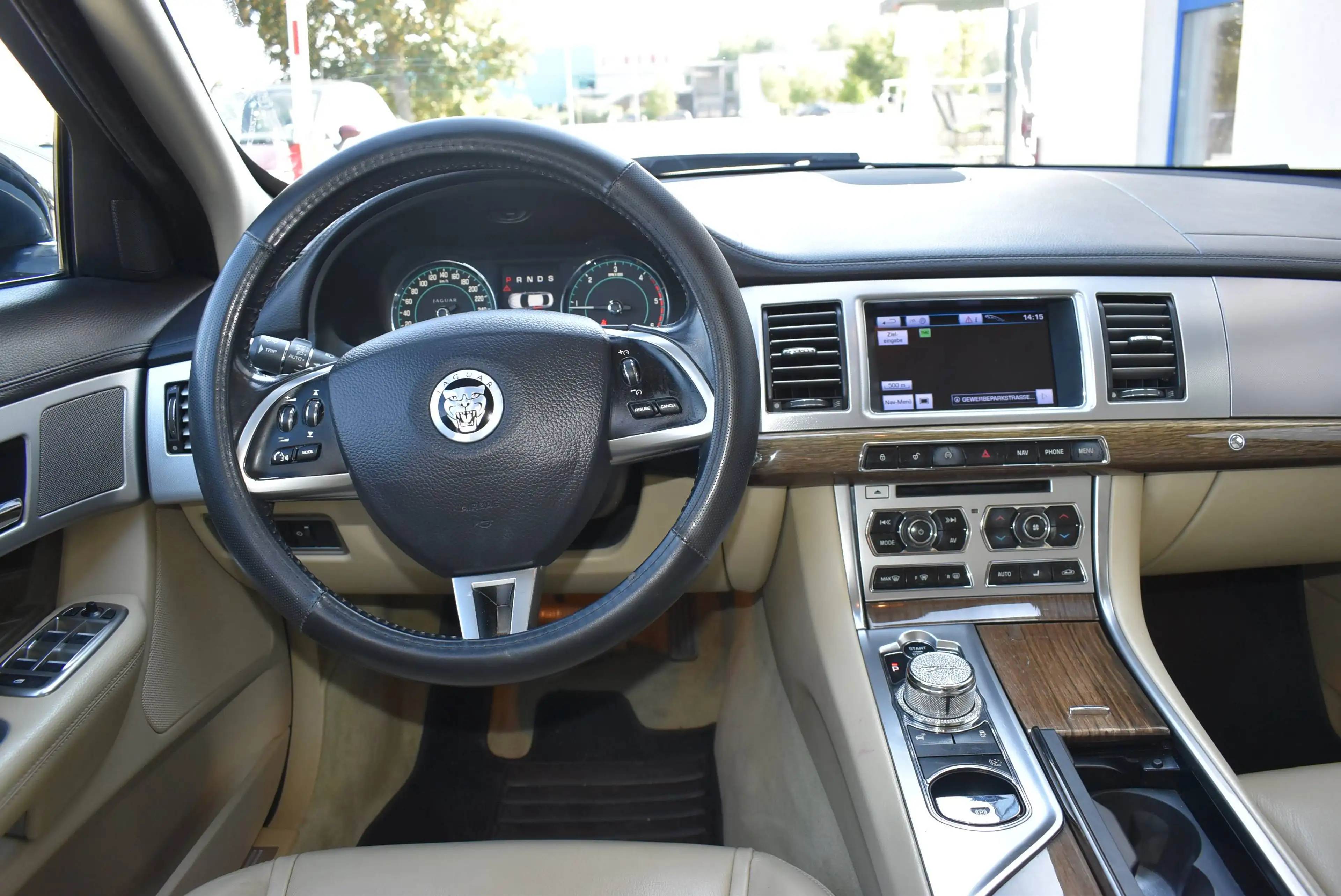 Jaguar XF 2.2 Diesel LUXURY Aut. — photo 6