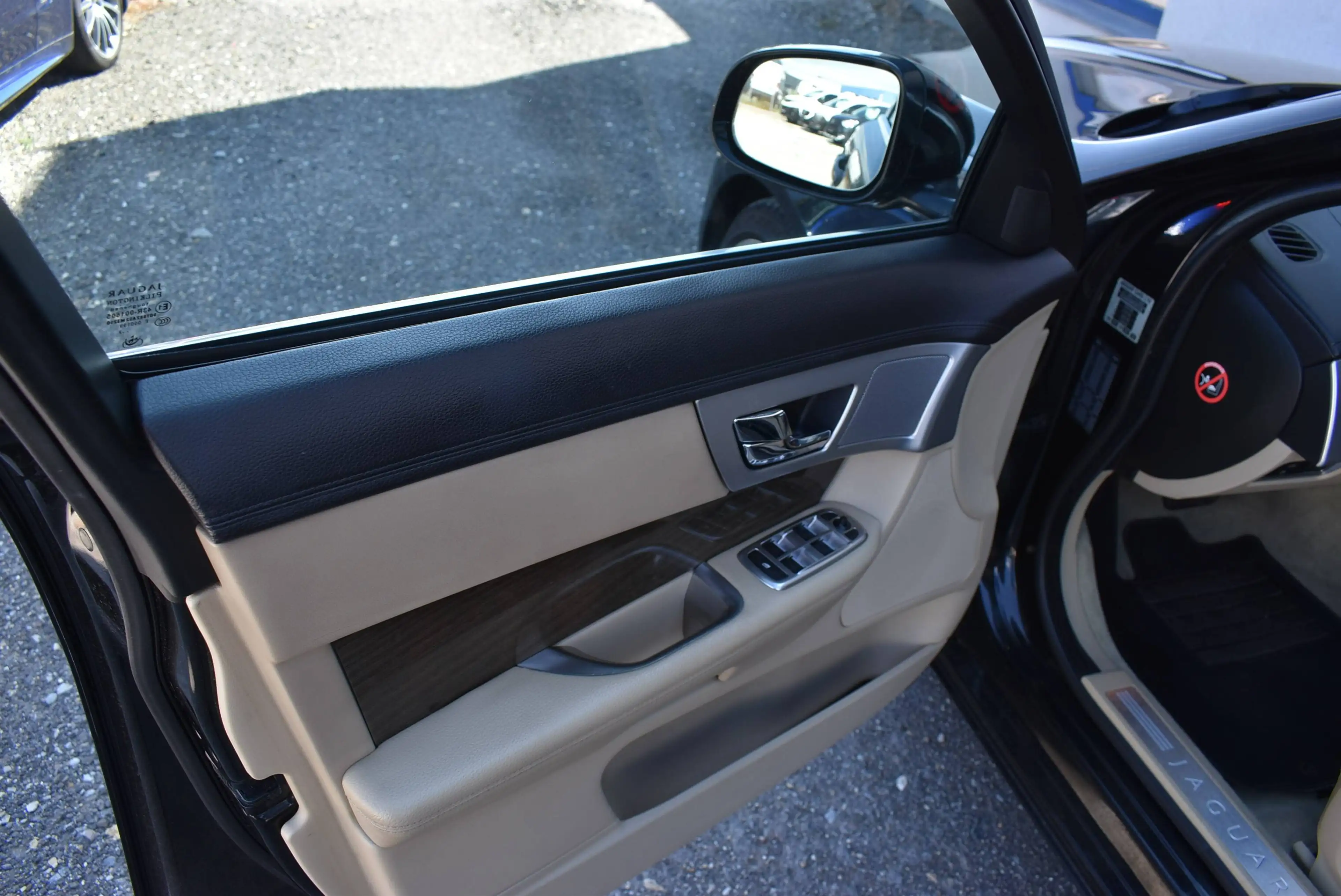Jaguar XF 2.2 Diesel LUXURY Aut. — photo 9
