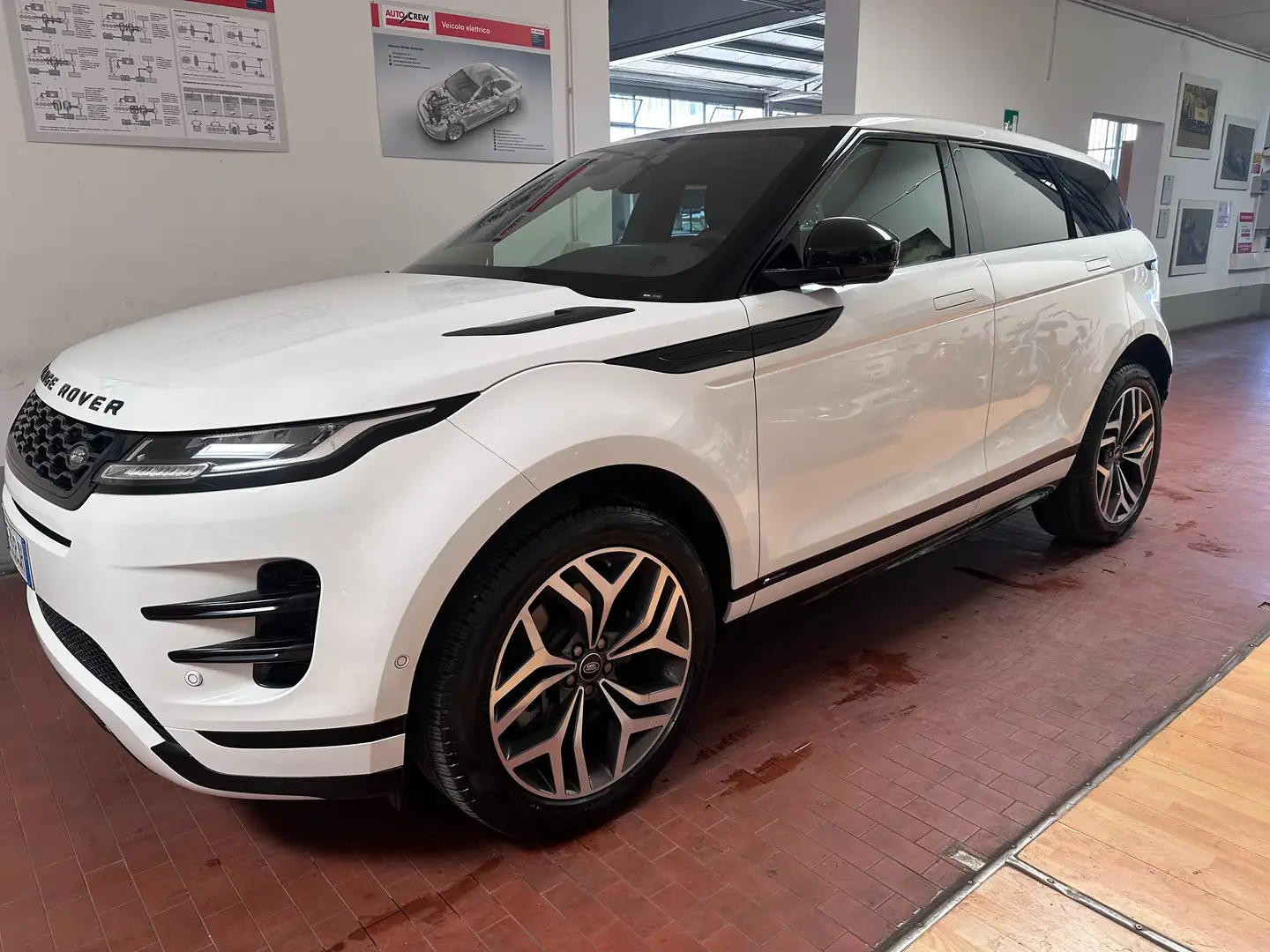 Land Rover Range Rover Evoque Range Rover Evoque  mhev R-Dynamic SE awd 163cv Blanc - 1