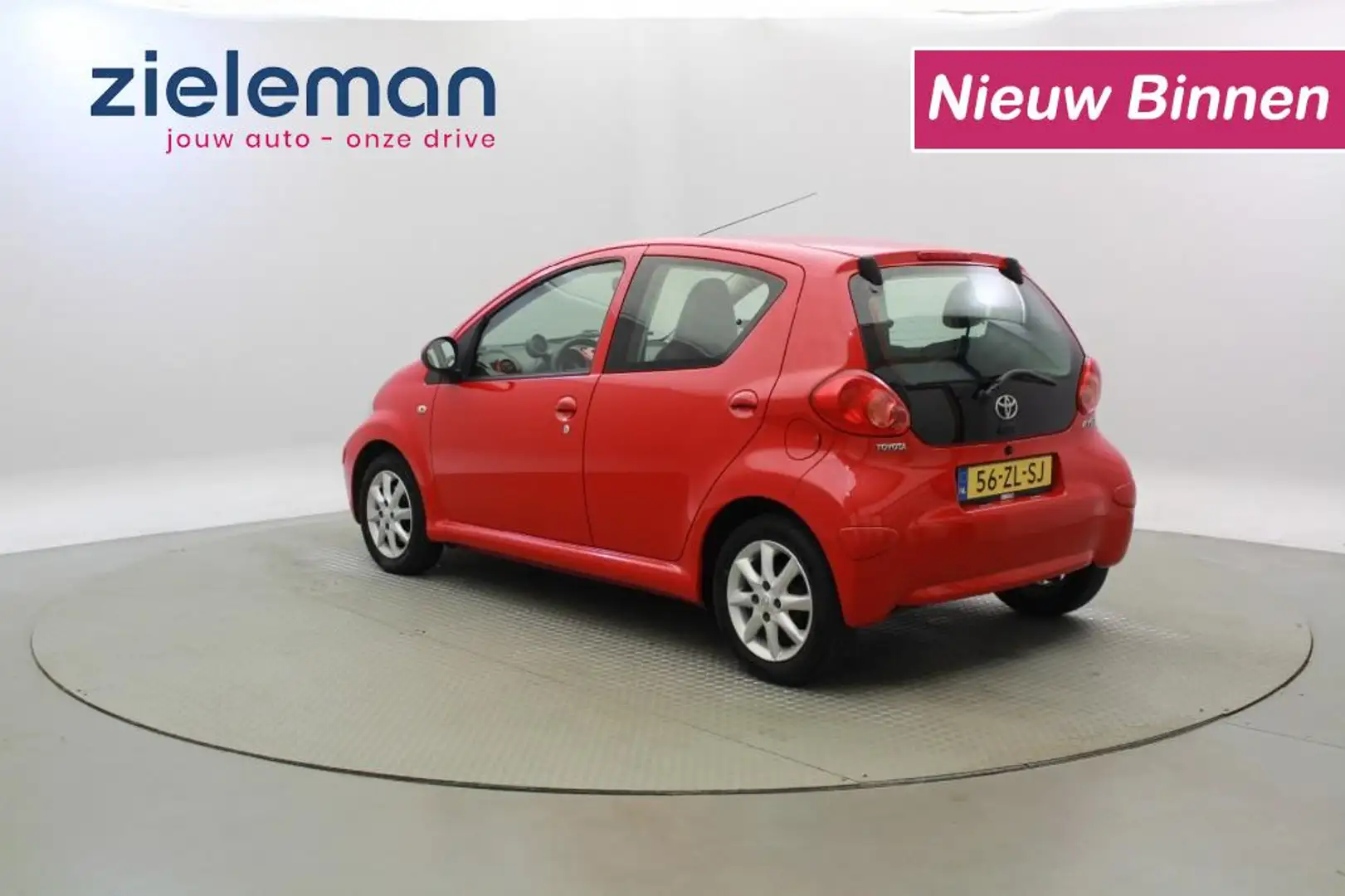 Toyota Aygo 1.0 12V Sport 5 Deurs - Half Leer, Airco, Toerente Rouge - 2