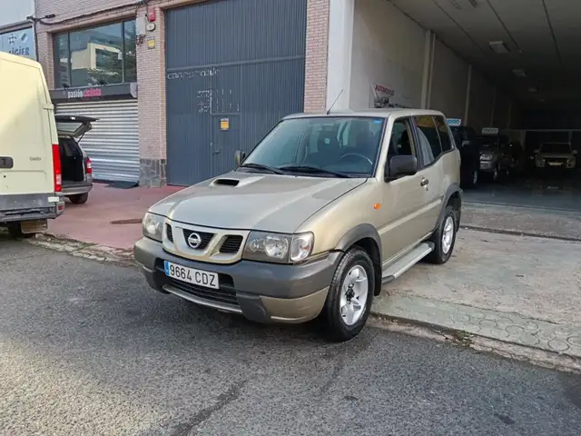 Nissan Terrano 3.0 DI Luxury