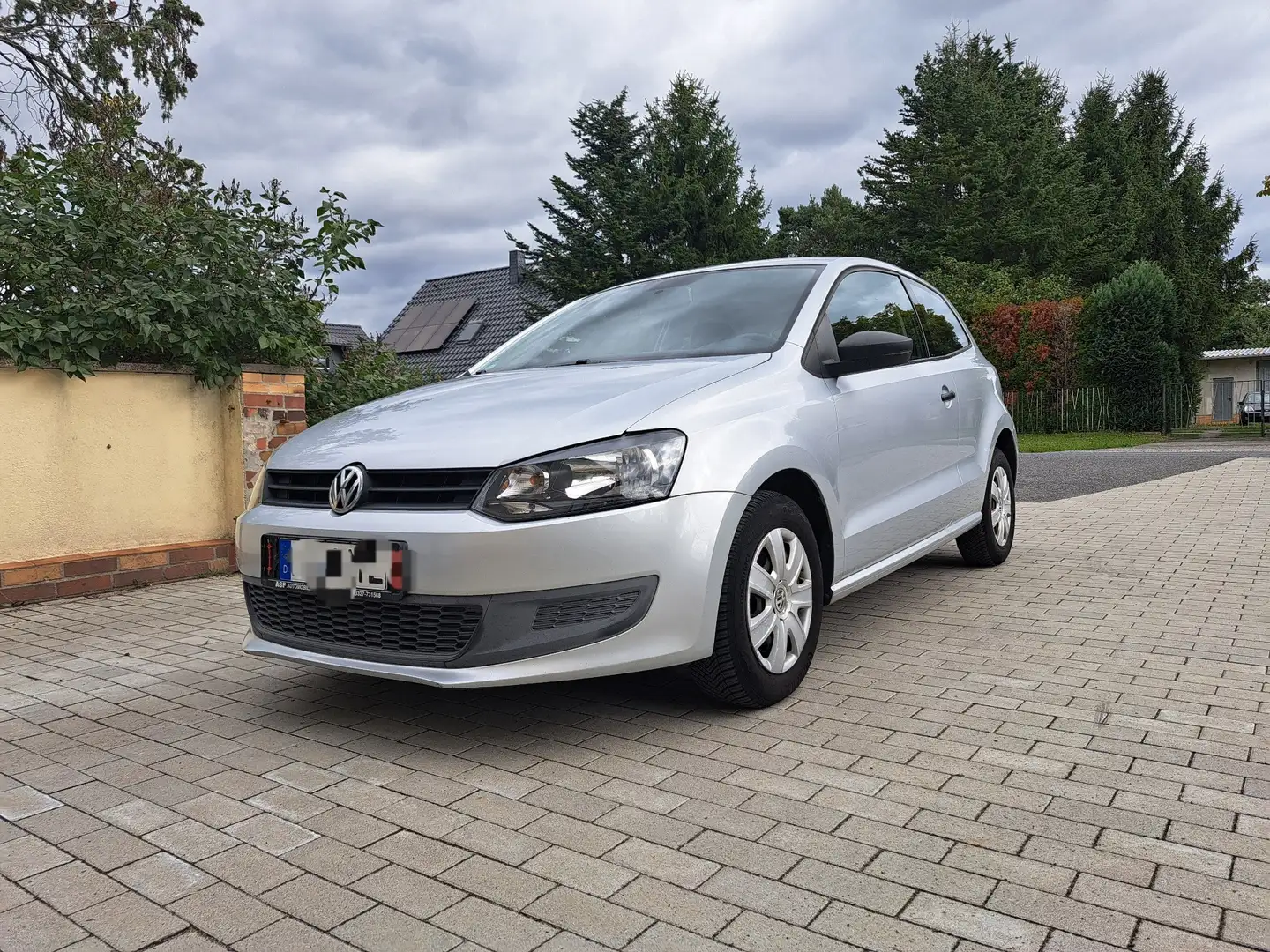 Volkswagen Polo Klima/ Standheizung/ Tempomat/TÜV NEU/Trendline Silber - 2