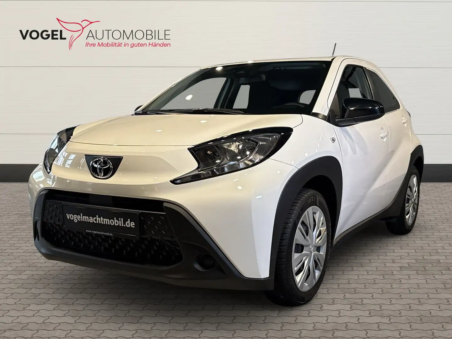 Toyota Aygo 1.0 Play Kam.+Navi+ACC+Fernlichtass.+PDC Weiß - 1