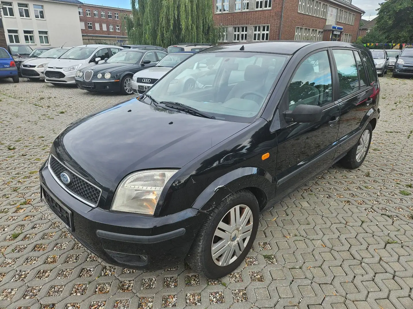 Ford Fusion /Klimaanlage/Wenig KM/Gepflegt Schwarz - 1
