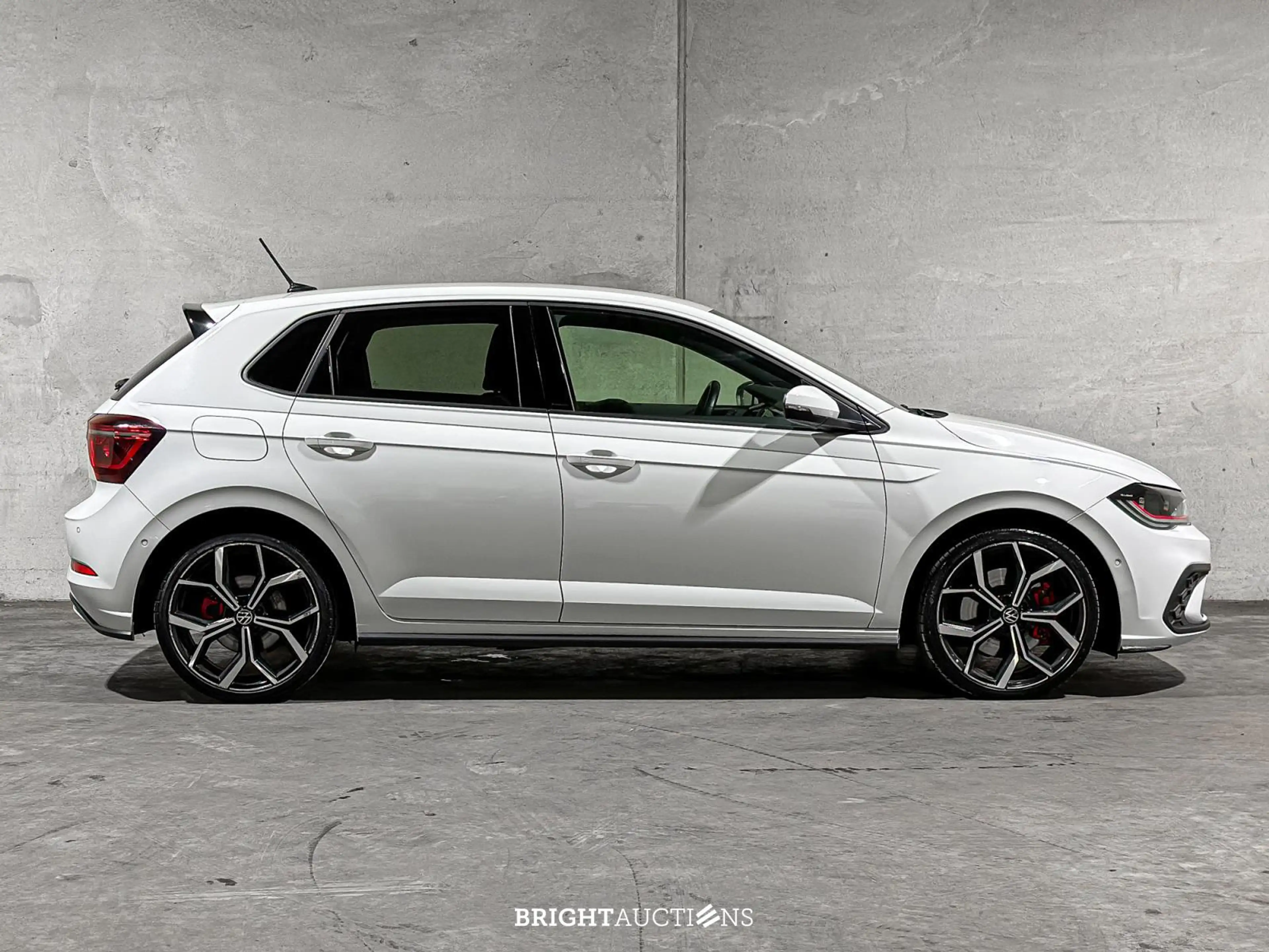 Volkswagen Polo GTI 2.0 TSI — photo 11