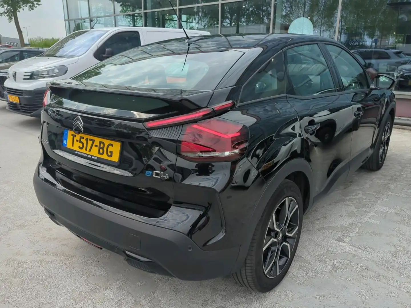 Citroen E-C4 Electric Feel Pack 50 kWh Stuur/Stoelverwarming | Camera | Zwart - 2