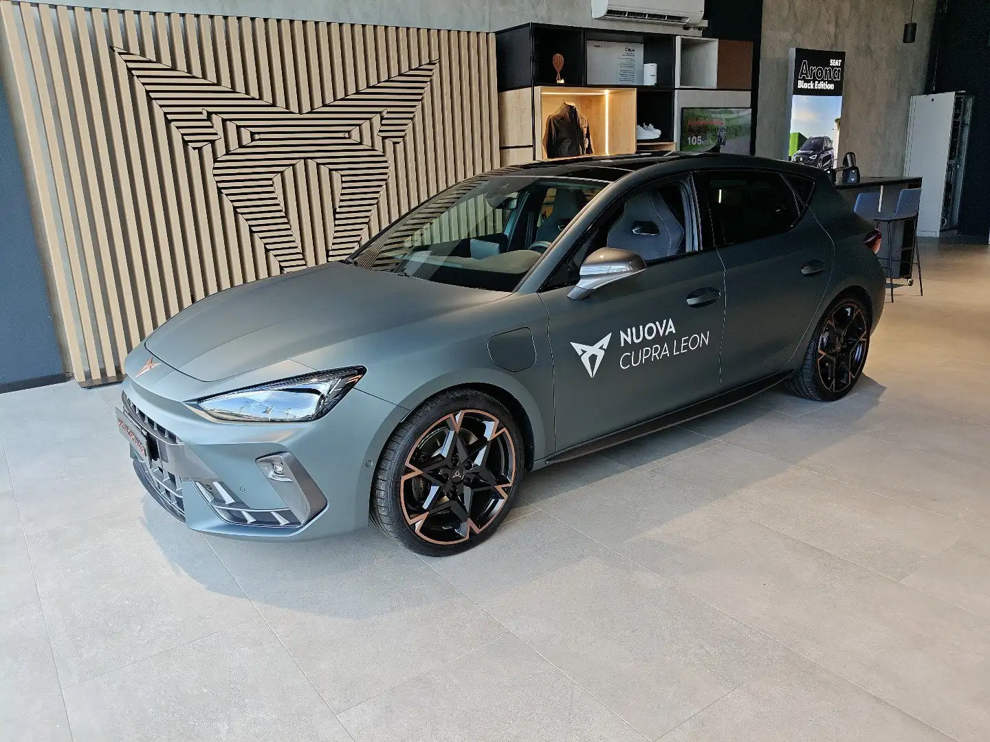 CUPRA Leon Leon 1.5 e-Hybrid 272 CV DSG VZ Grigio - 1