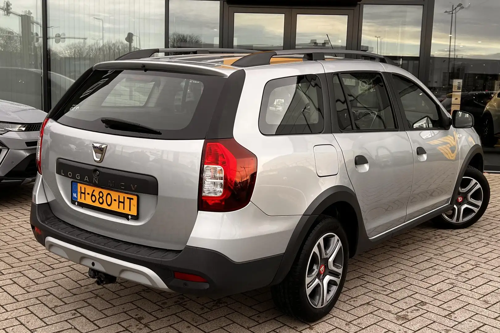 Dacia Logan MCV TCe 90 Tech Road | STEPWAY | Trekhaak Gris - 2