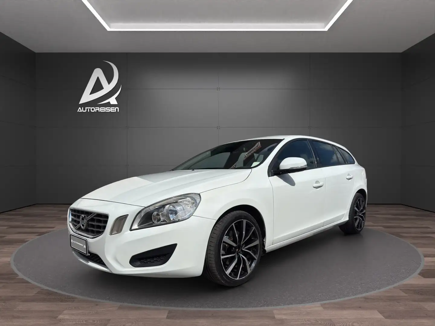Volvo V60 V60 D3 Momentum Bianco - 1