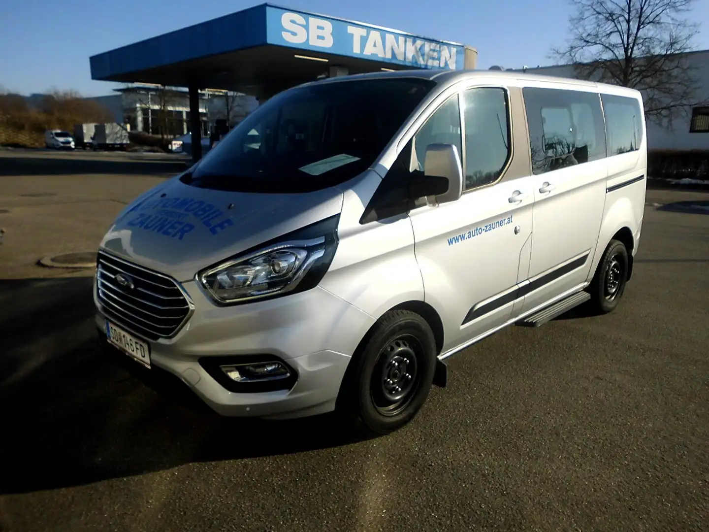 Ford Tourneo Custom 2,0 EcoBlue 320 L1 Trend Silber - 1