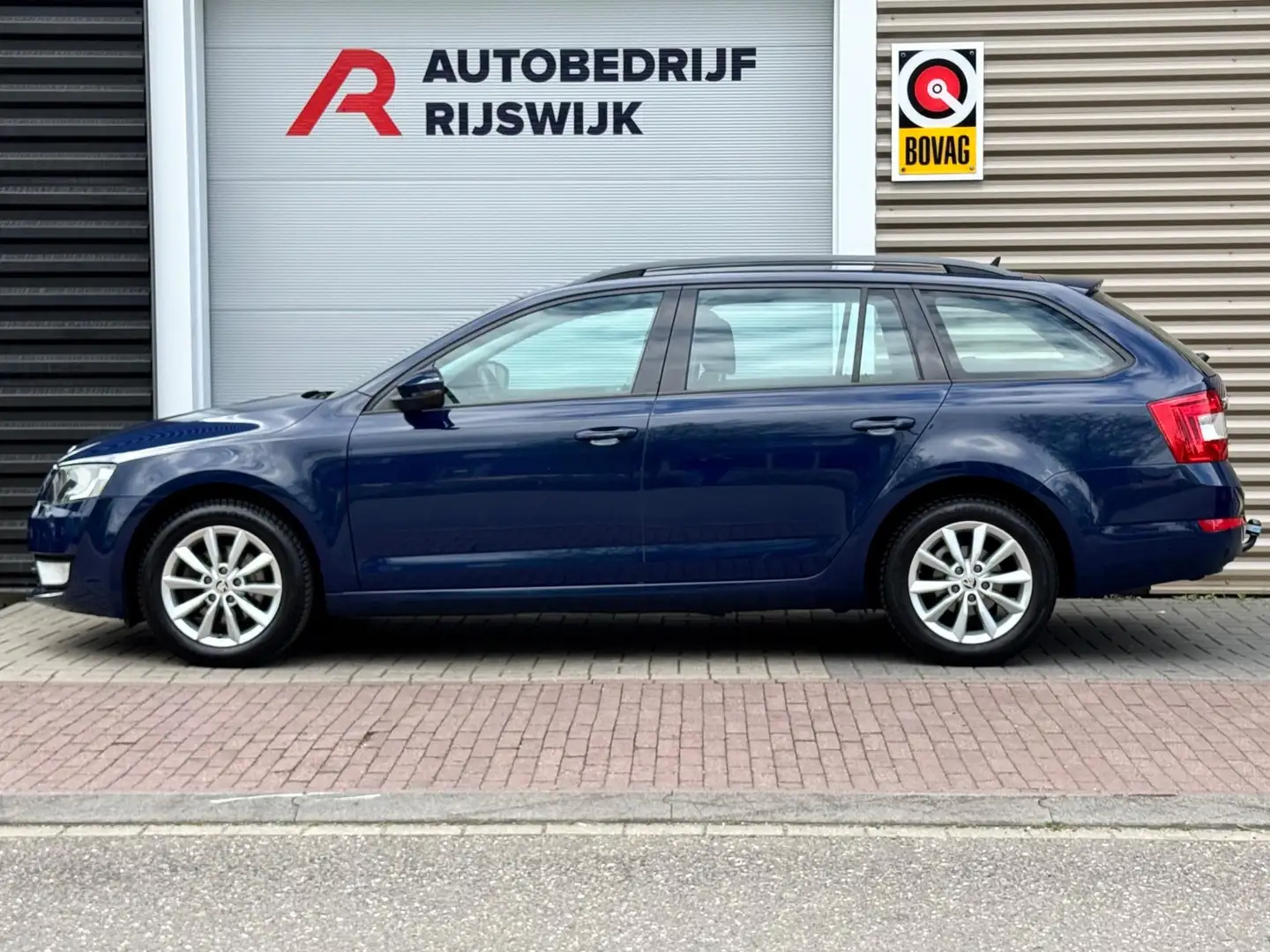 Skoda Octavia Combi 1.4 TSI Greentech Ambition Business Azul - 2