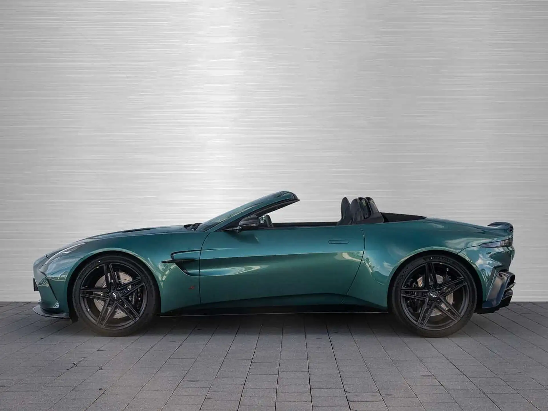 애스턴마틴 밴티지 V8 Coupe 2026 청록 사진 8