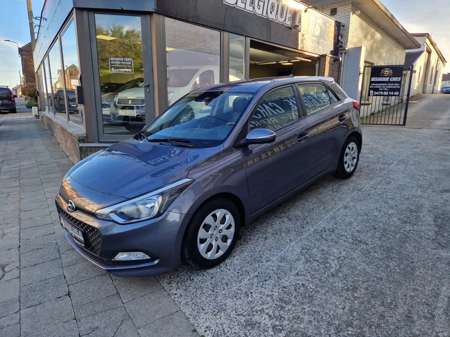 Hyundai i20 i20 1.1 CRDi Air Special Edition Play Gris - 1