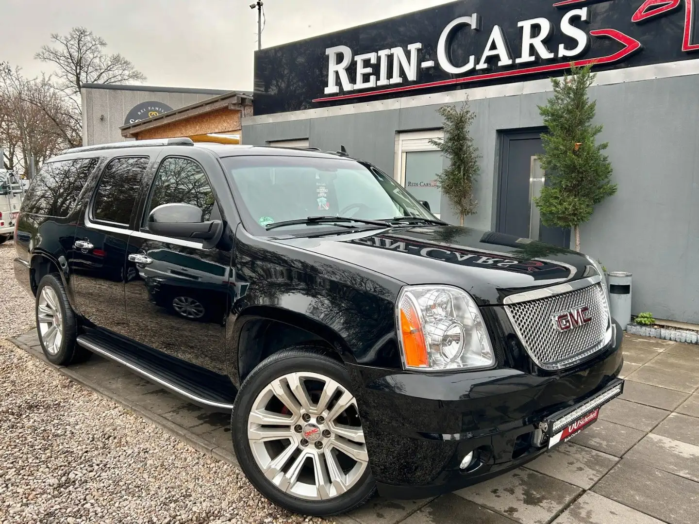 GMC Yukon 6.2 XL LANG/NAVI/KAMERA/S-DACH/LHZ/TV/TOP Schwarz - 1