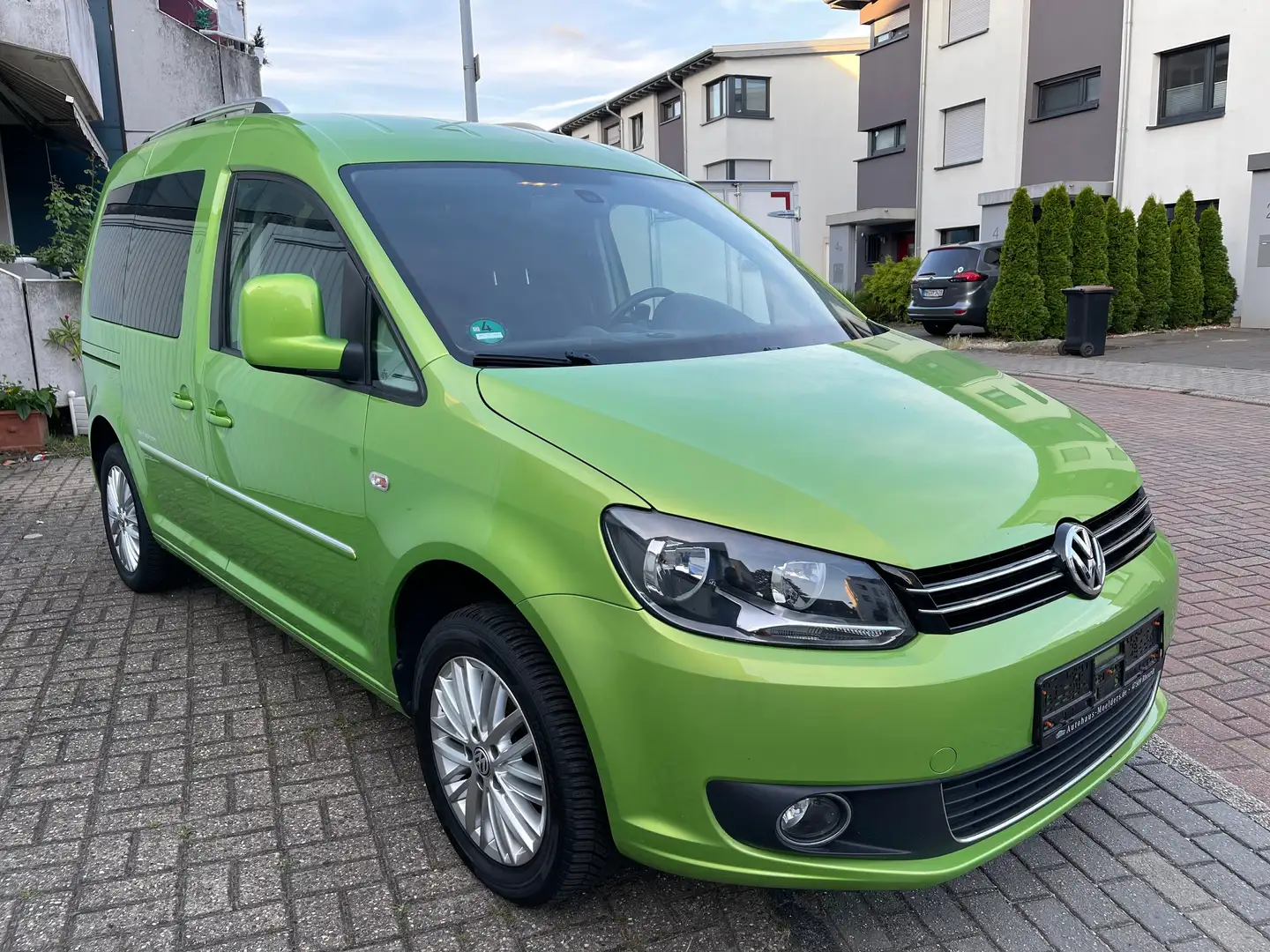 Volkswagen Caddy Caddy 1.6 TDI Tiam Edition Grün - 1