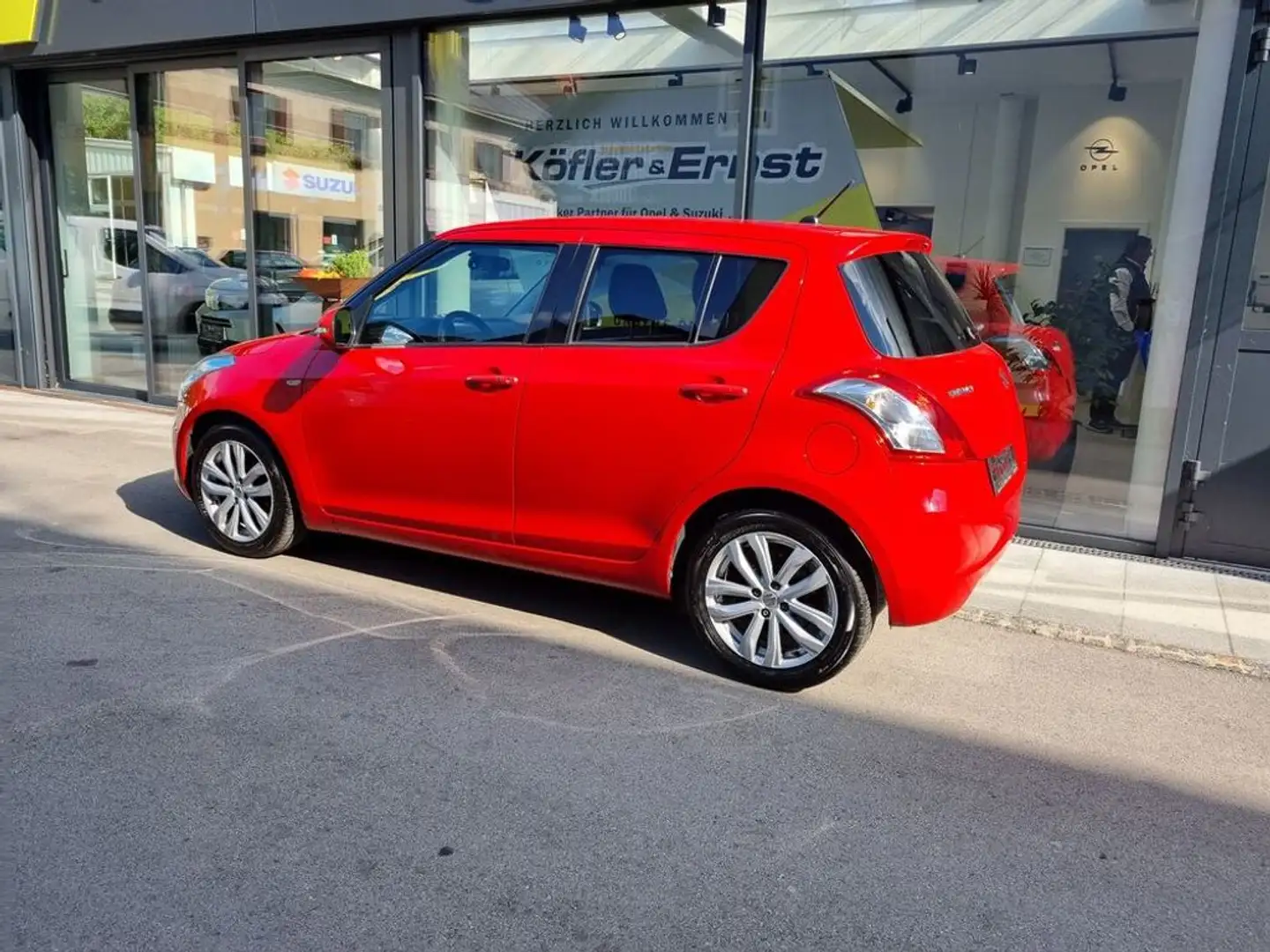 Suzuki Swift 1,2 DualJet Flash Rouge - 1