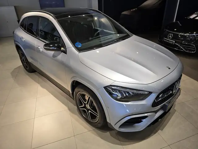 Mercedes-Benz 250 view 12
