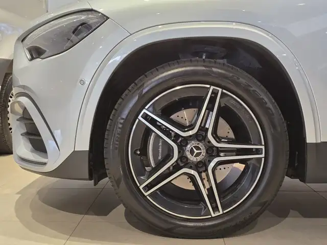 Mercedes-Benz 250 view 10