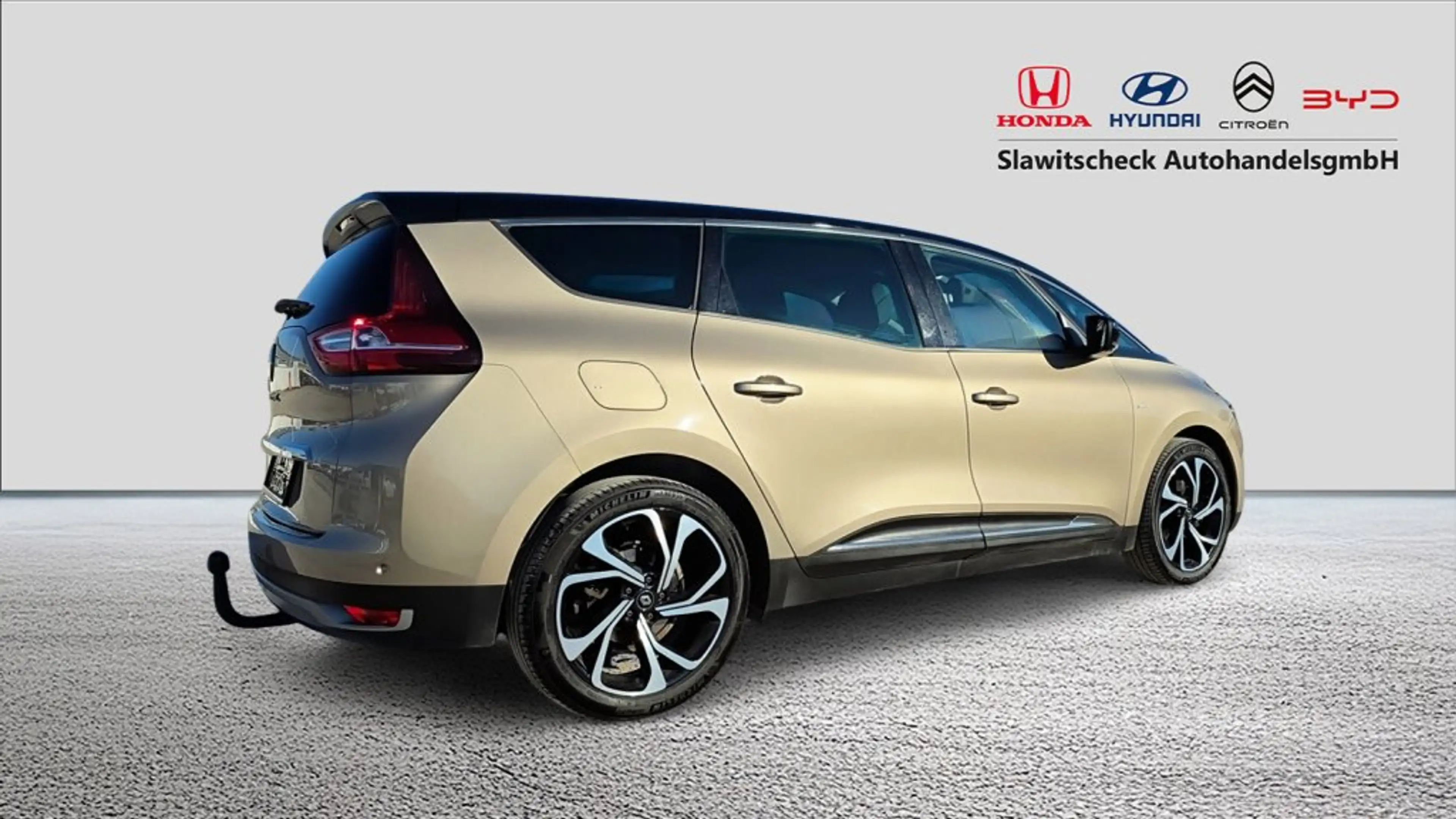 Renault Grand Scenic Grand Scénic Blue dCi 120 EDC BOSE — photo 5