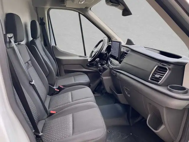 Ford Transit view 3