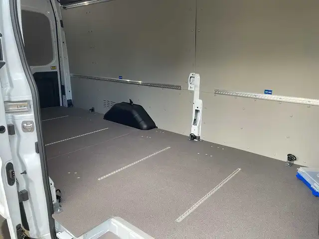 Ford Transit view 5