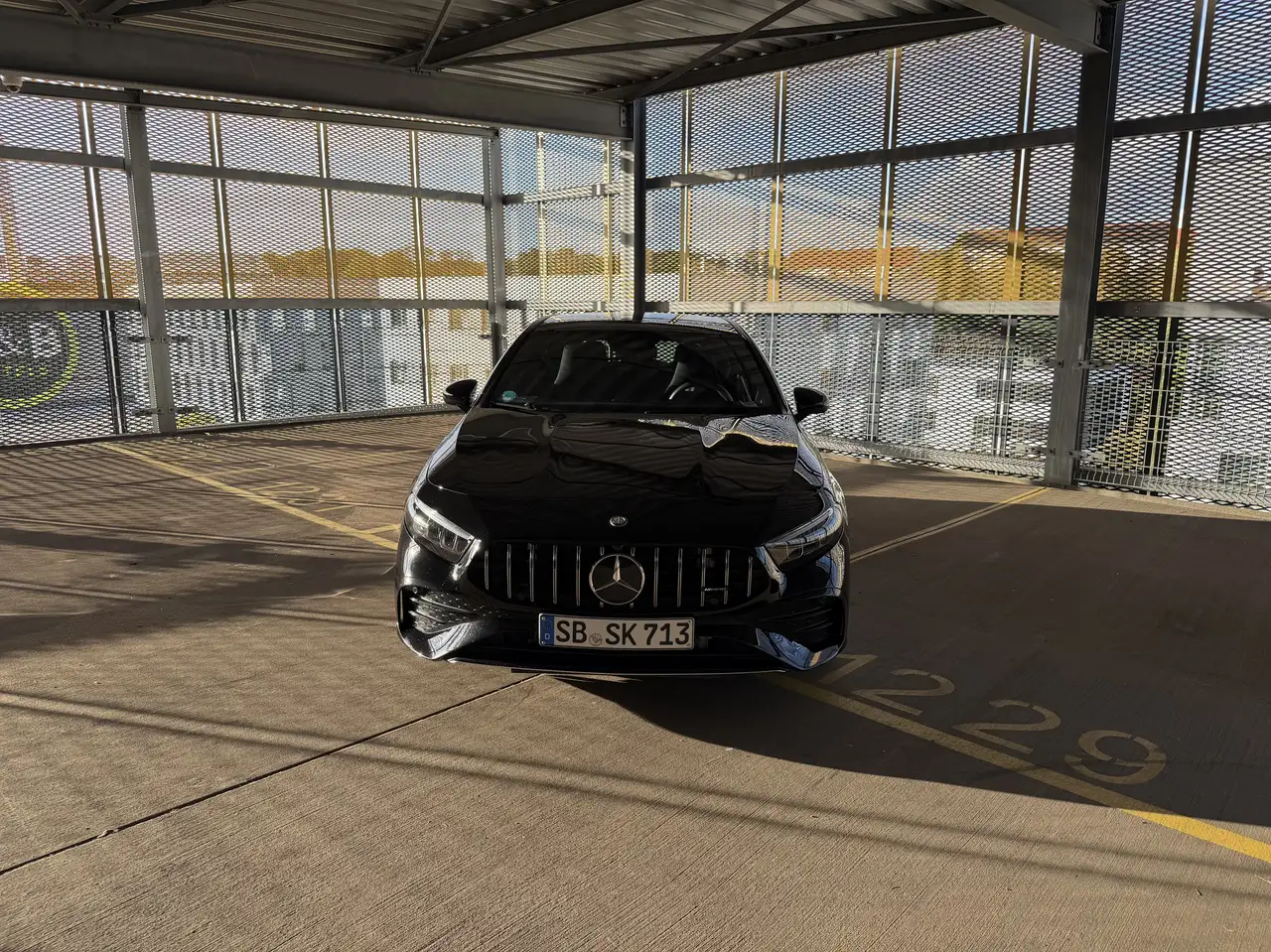 Mercedes-Benz A 35 AMG 4Matic Speedshift DCT 8G Line Advanced Plus — photo 1 of 13