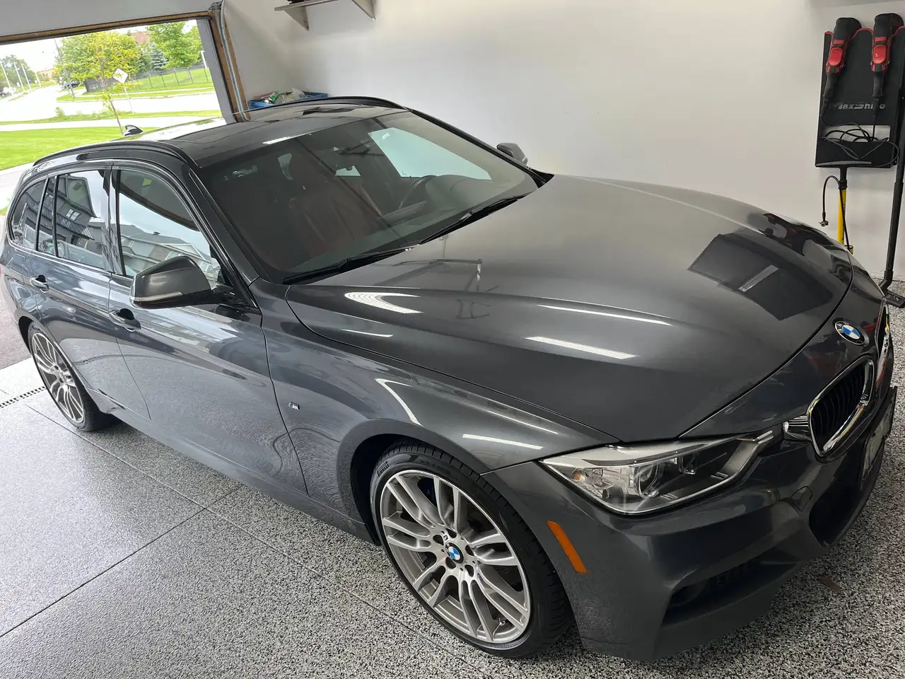 BMW 3 Series photo BMW 3 Series
