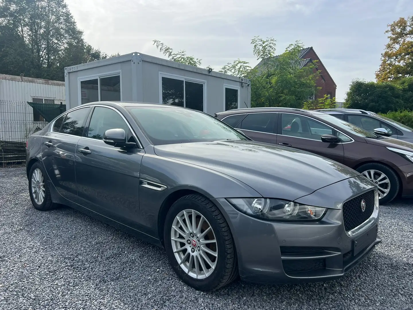 Jaguar XE 2.0D Automaat 2016 Motorschade Export zo meenemen! Gris - 2