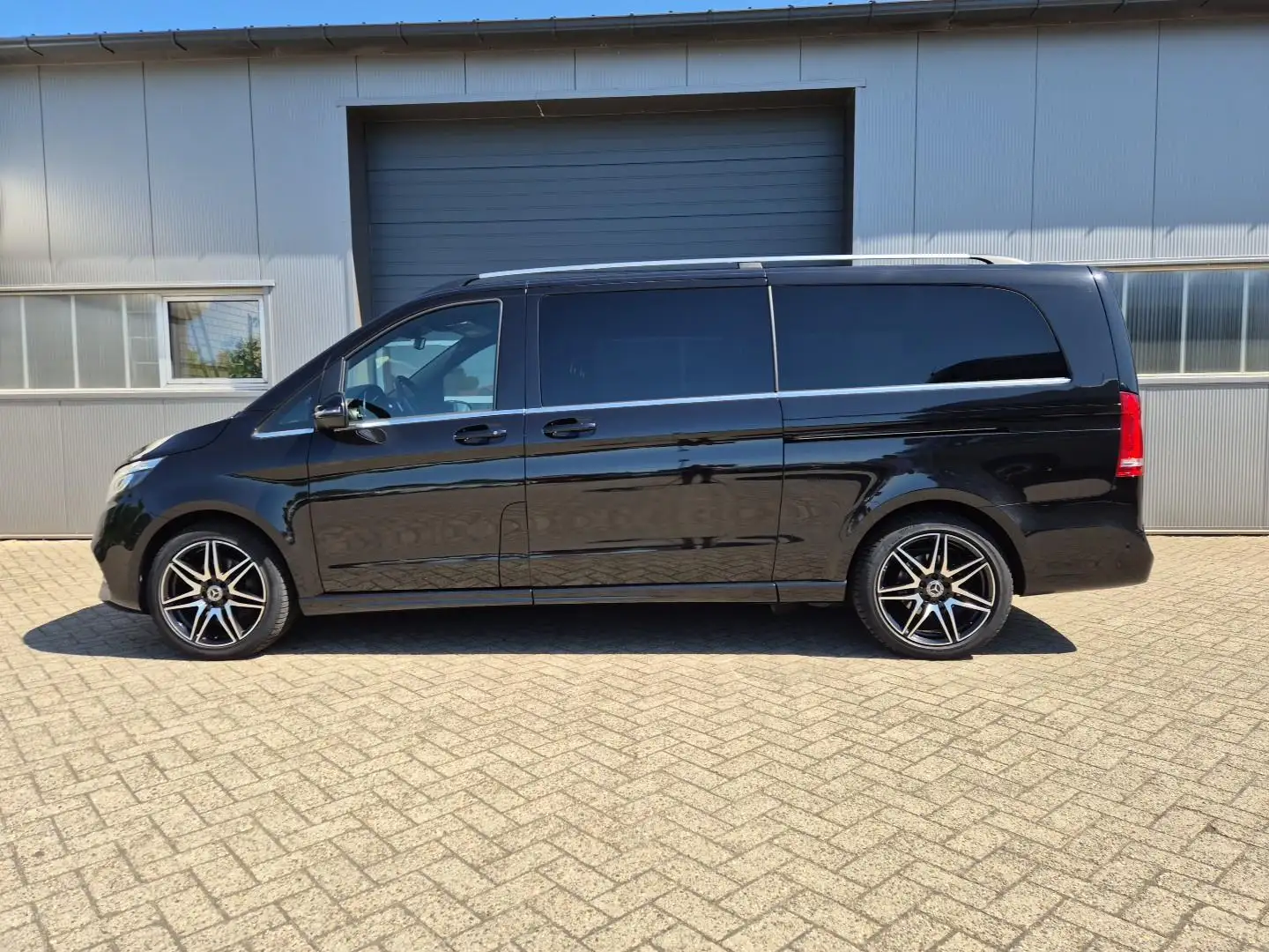 Mercedes-Benz 300d L3 237PS Automatik COMBI AVANT. Edition 6-Sit Negru - 2