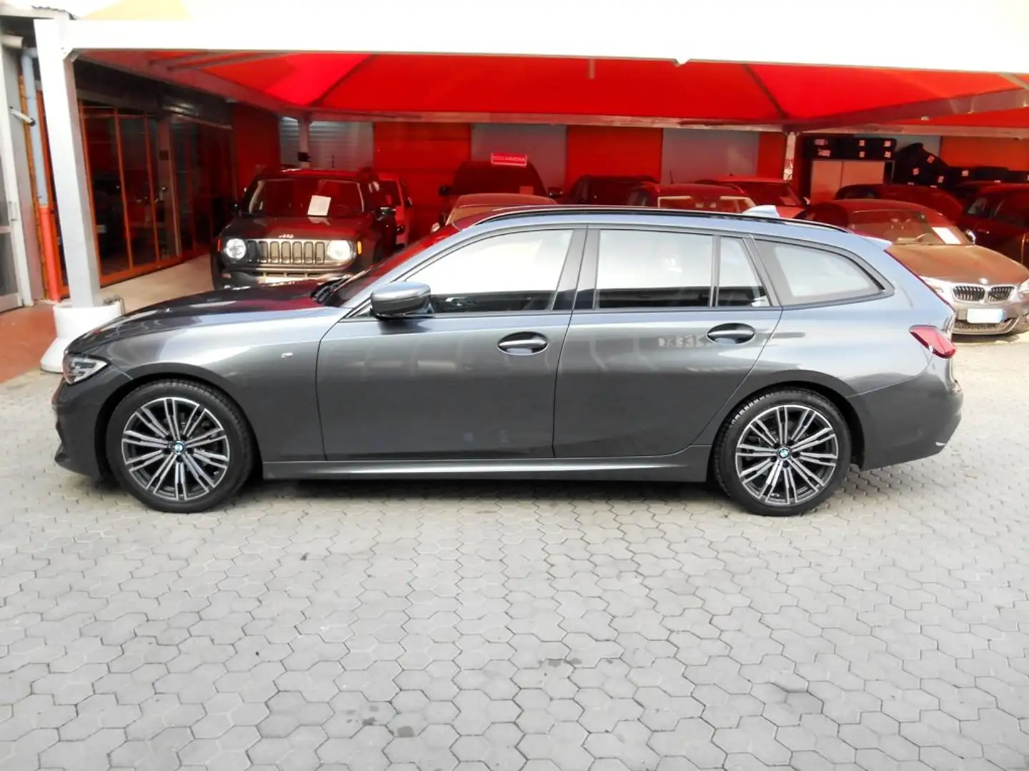 BMW 318 /316d T. mhev 48V Msport autom con iva 22% Grau - 2