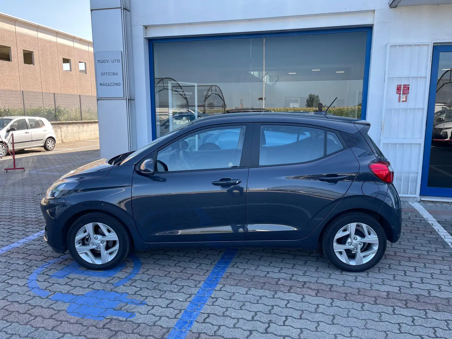 Hyundai i10 1.0 Tech Gar. Uff. Hyundai 08/2027 Grigio - 2