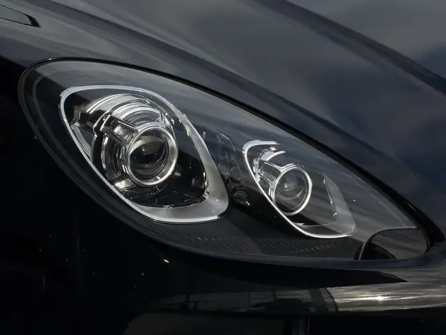 Porsche Macan view 14