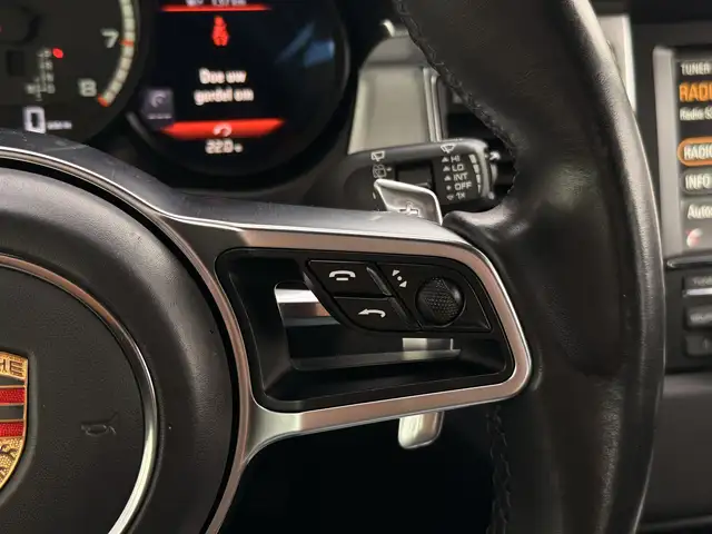 Porsche Macan view 30