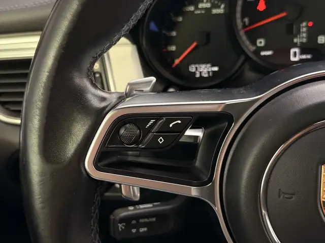 Porsche Macan view 29