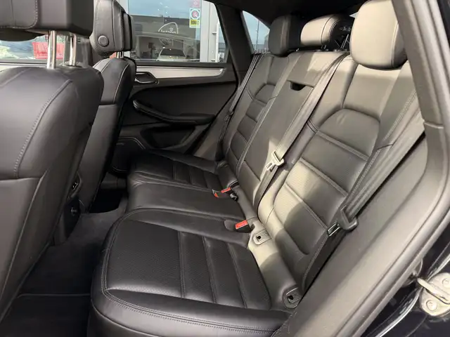 Porsche Macan view 10