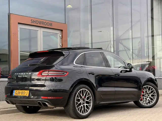 Porsche Macan view 15