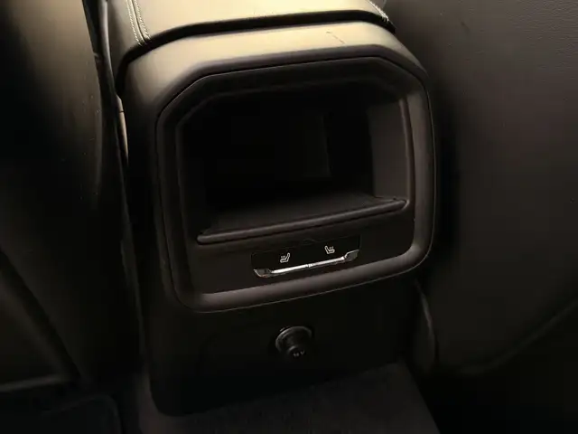 Porsche Macan view 11