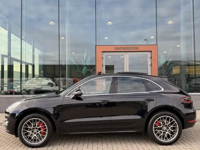 Porsche Macan view 8