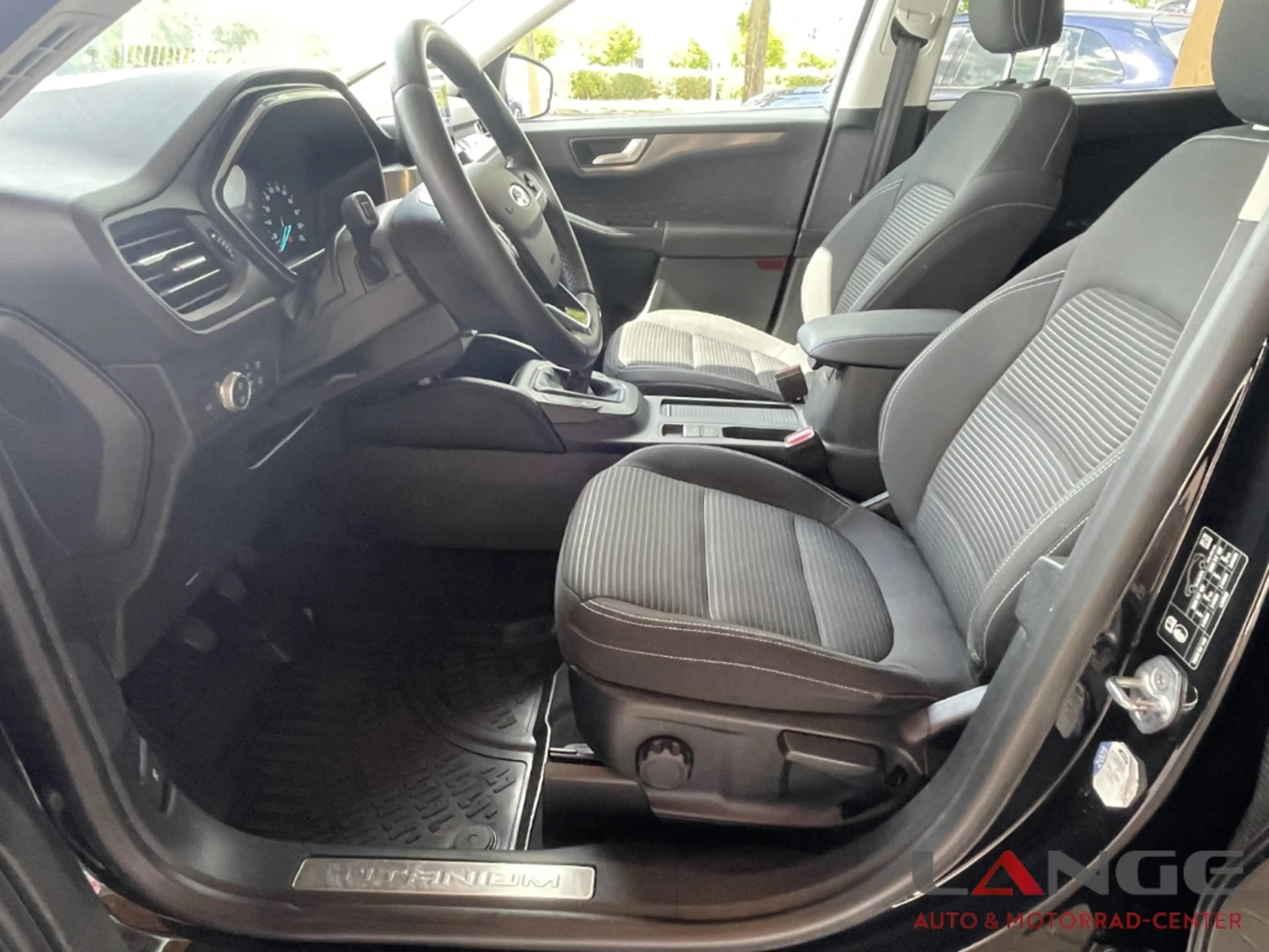 Ford Kuga Titanium HUD AHK Navi LED Blendfreies Fernl. Kurve — photo 12