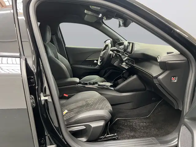 Peugeot 2008 view 11
