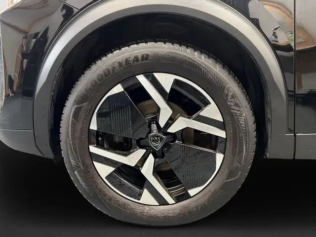 Peugeot 2008 view 8