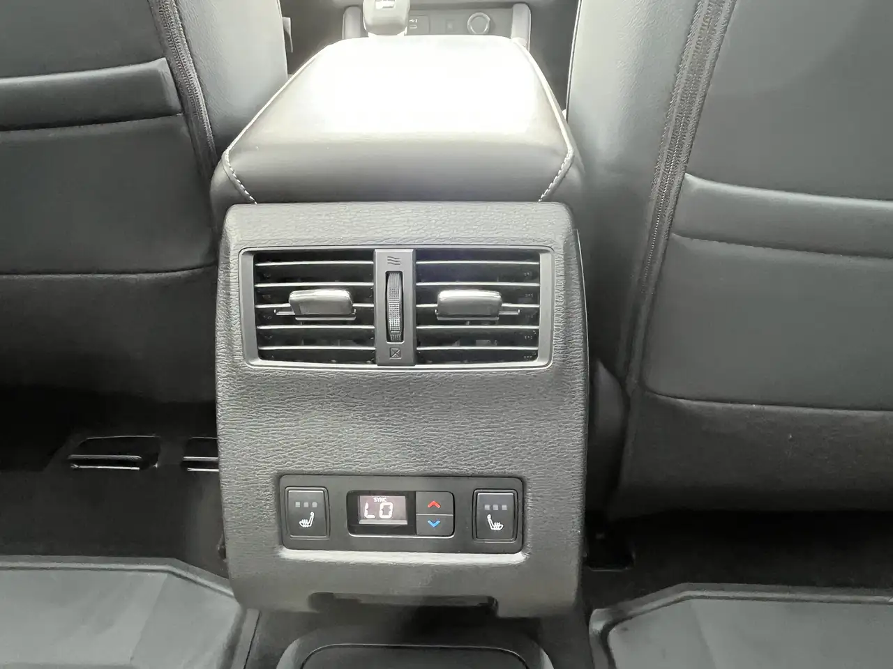 Mitsubishi Outlander снимка Mitsubishi Outlander