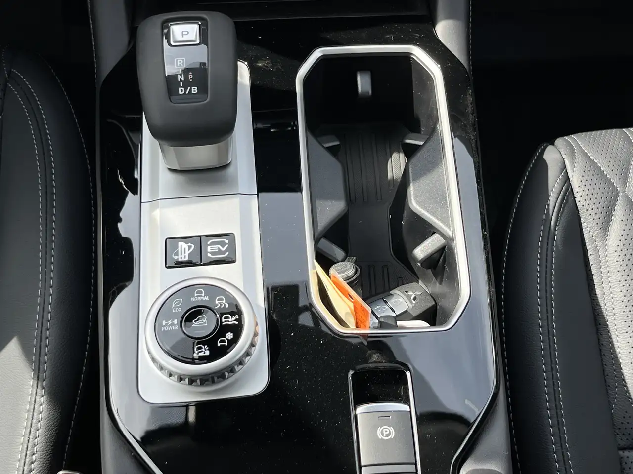 Mitsubishi Outlander снимка Mitsubishi Outlander