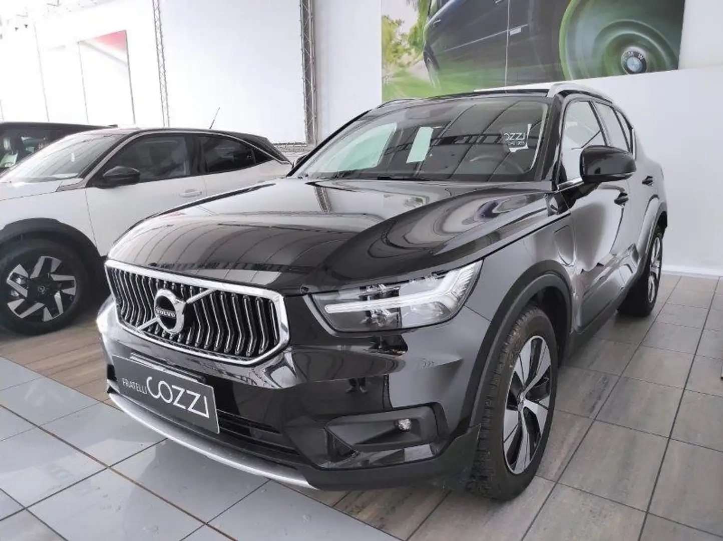 Volvo XC40 (2017-->) - XC40 T5 Recharge Plug-in Hybrid Inscri Nero - 2