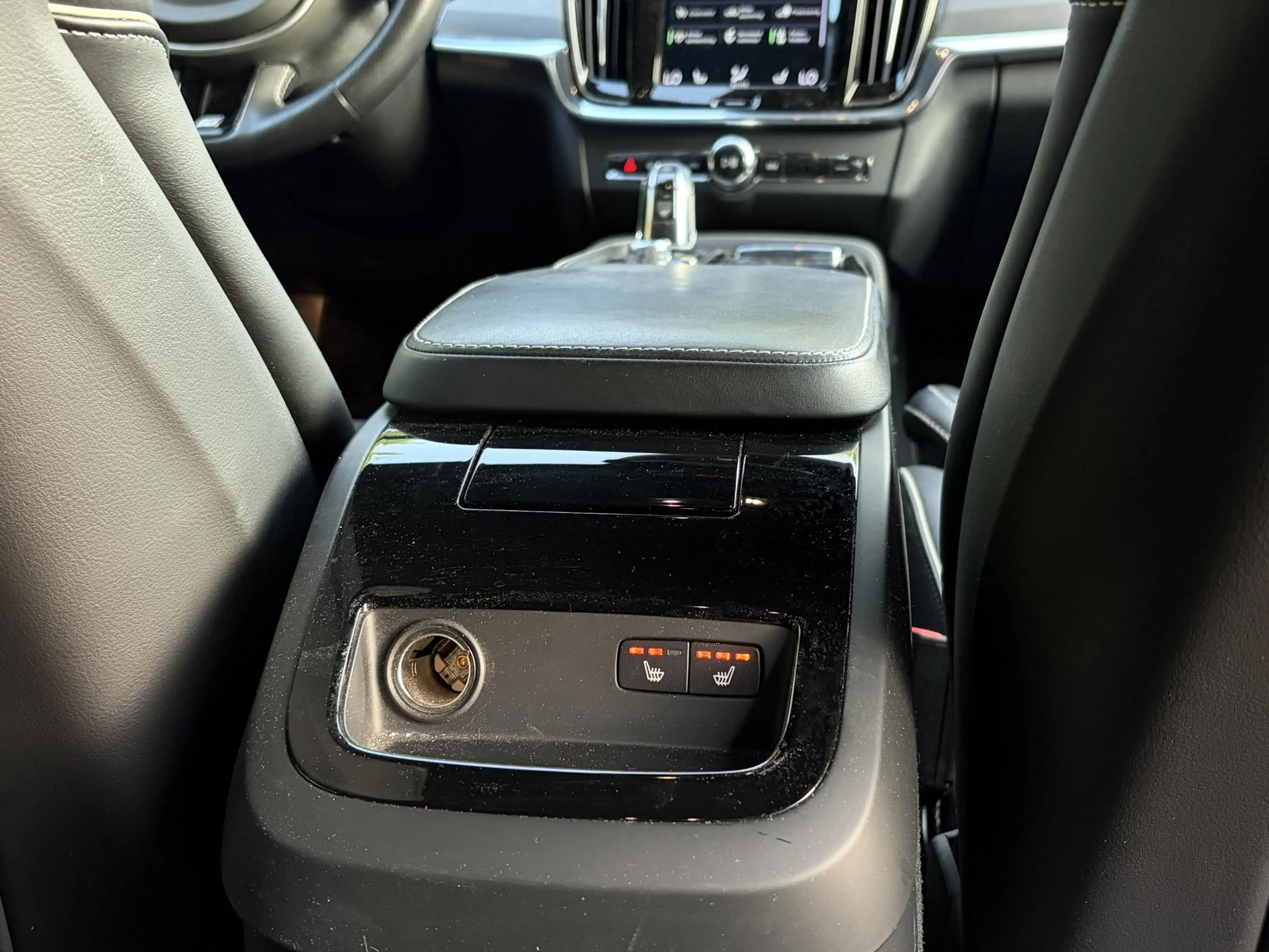 Volvo V90 T8 R-Design,Hud,Luchtvering,Trekhaak *Dealer O.H.* — photo 17