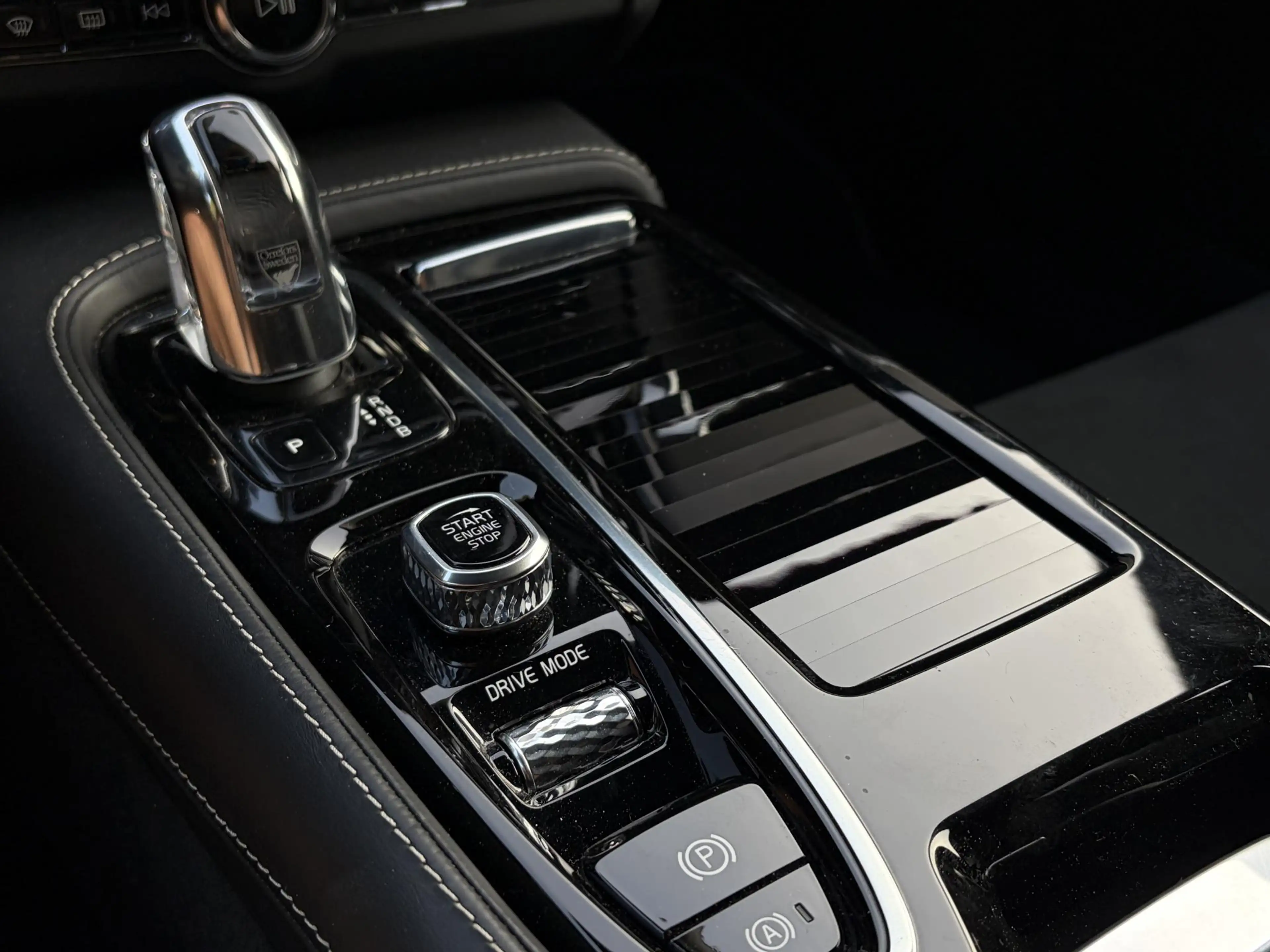 Volvo V90 T8 R-Design,Hud,Luchtvering,Trekhaak *Dealer O.H.* — photo 11