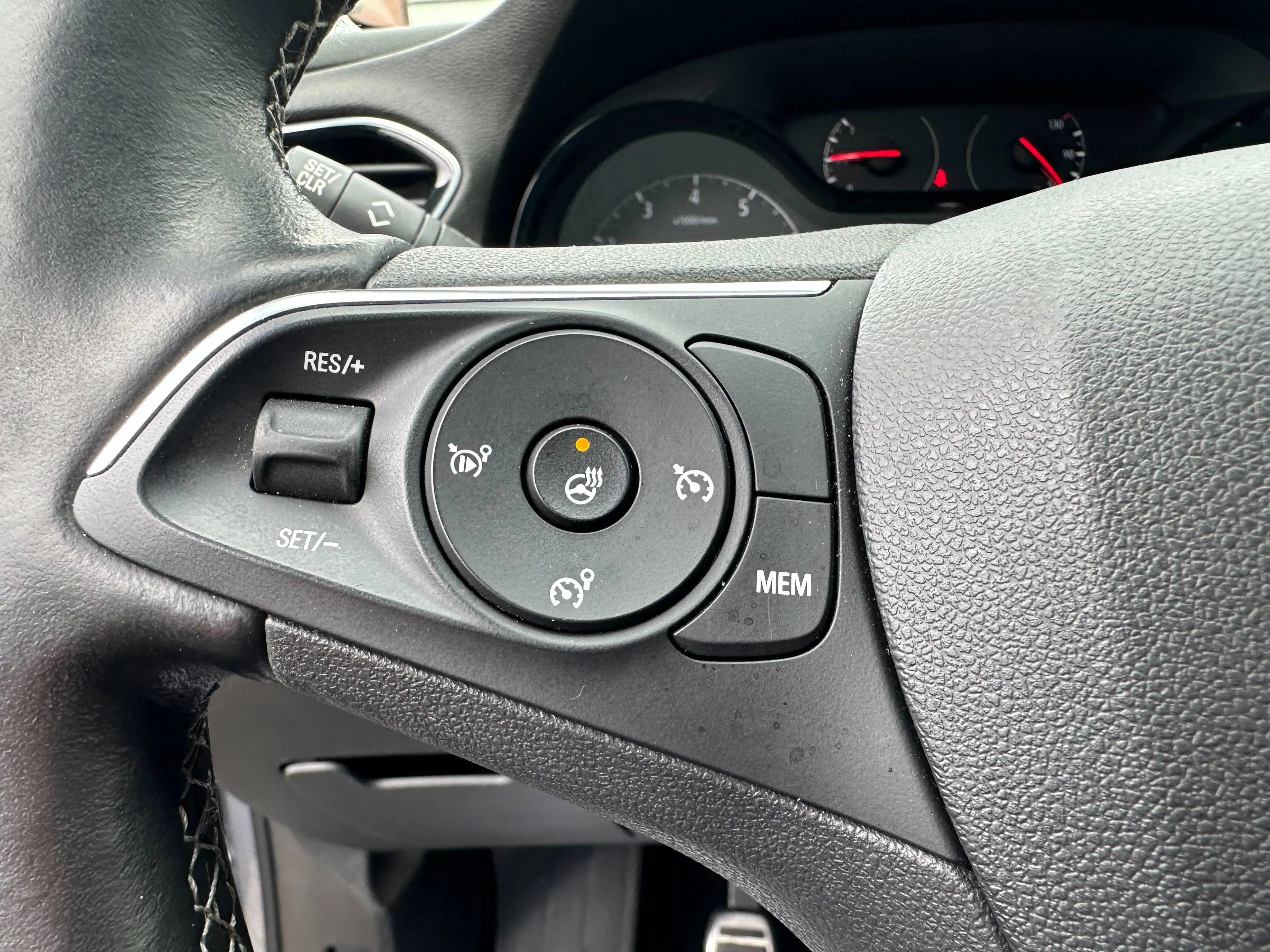 Opel Grandland X 1.2 Edition+NAVI+6 GANG+KLIMATR+PDC+SHZ — photo 13