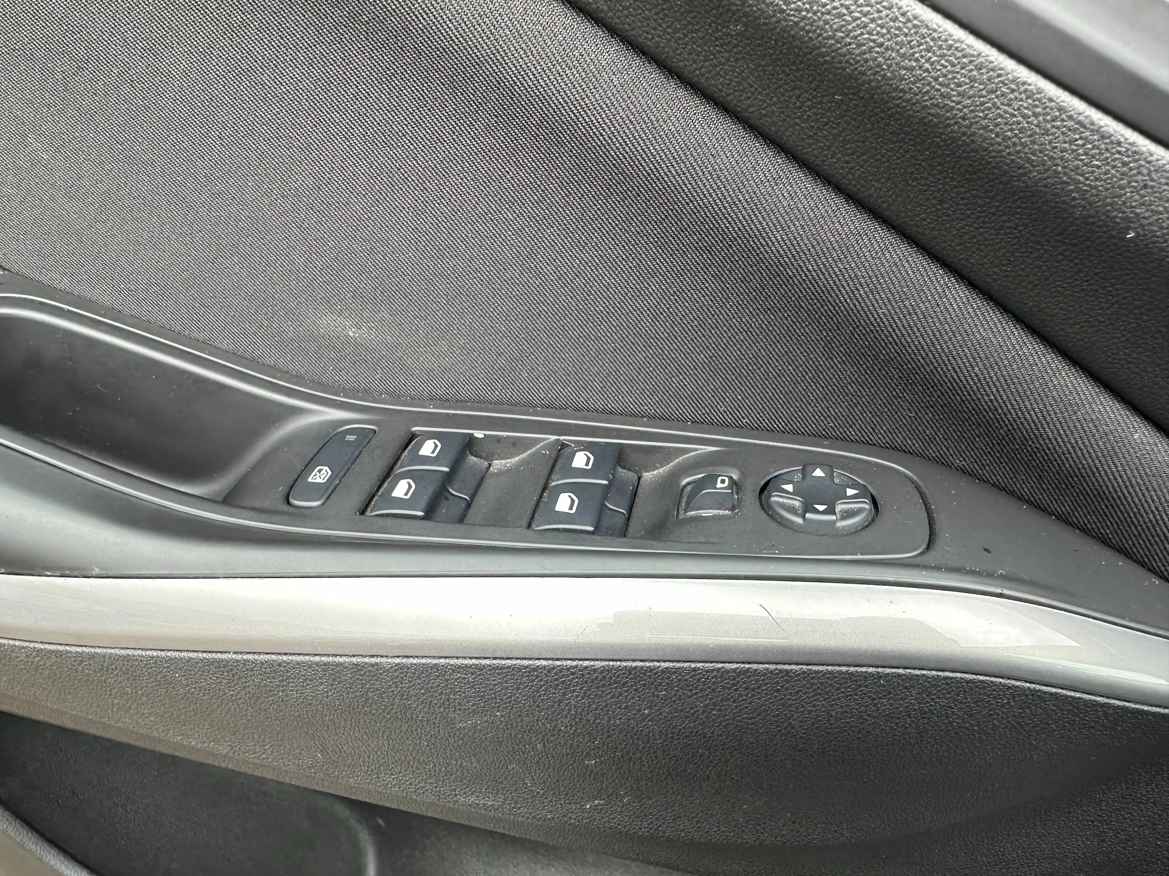 Opel Grandland X 1.2 Edition+NAVI+6 GANG+KLIMATR+PDC+SHZ — photo 5