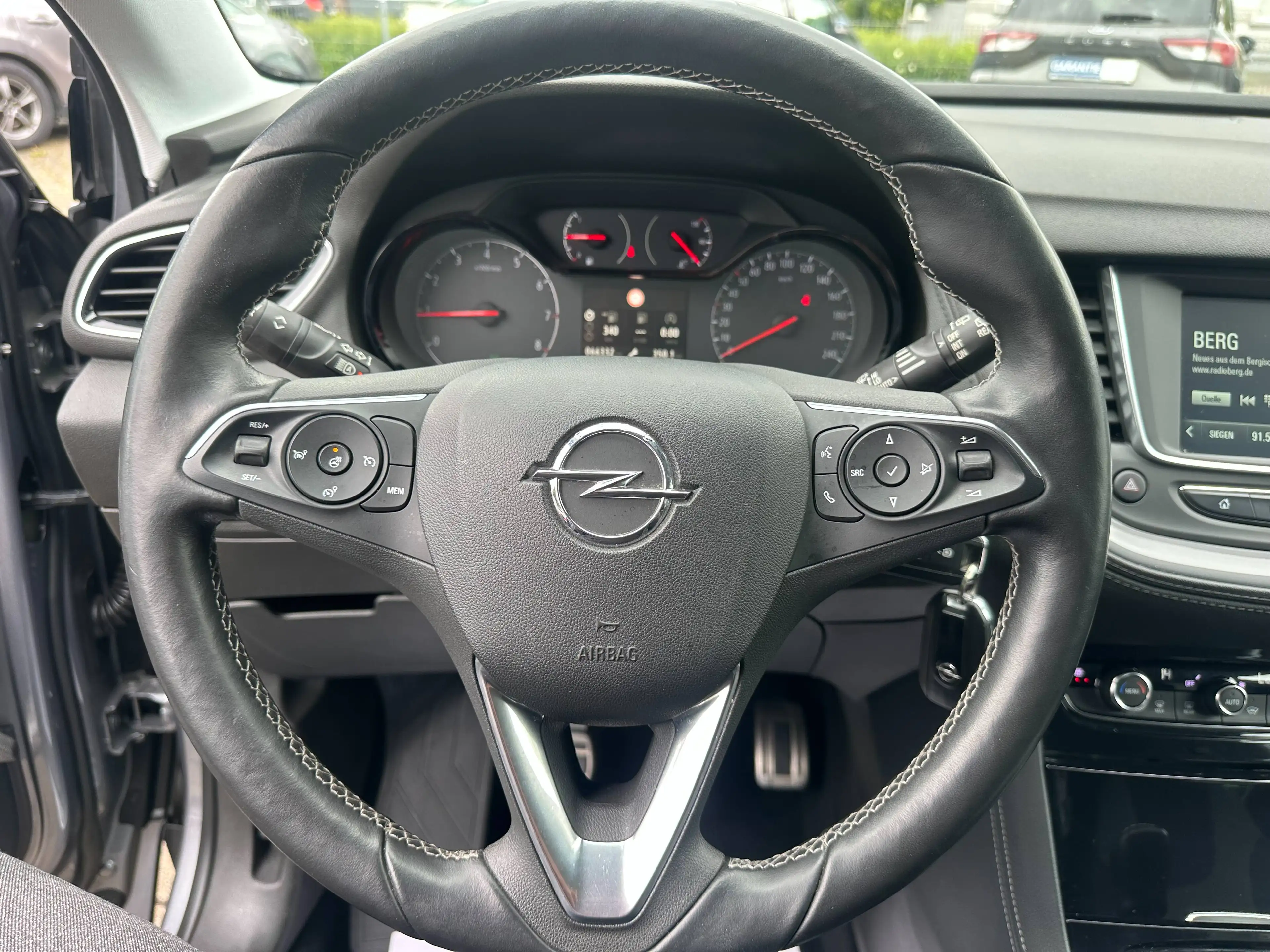 Opel Grandland X 1.2 Edition+NAVI+6 GANG+KLIMATR+PDC+SHZ — photo 12