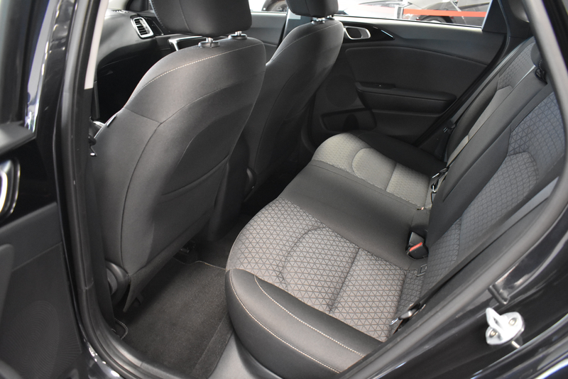 Kia Ceed / cee'd Vision 1.6 CRDI Navi Kamera 1-Hand — photo 12